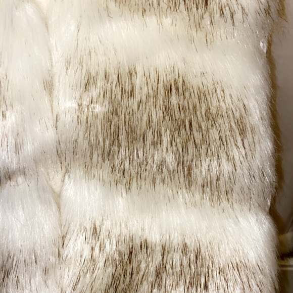 Fur vest - Picture 4 of 6